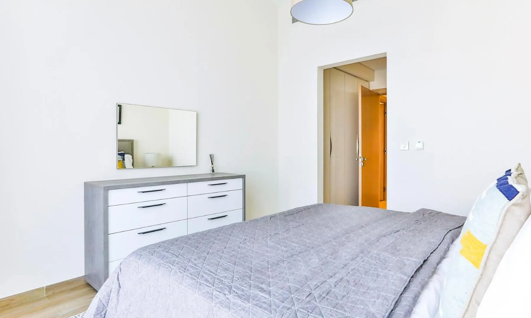 2 Bedroom With Maid'S Next To Dubai Mall Mada Residences