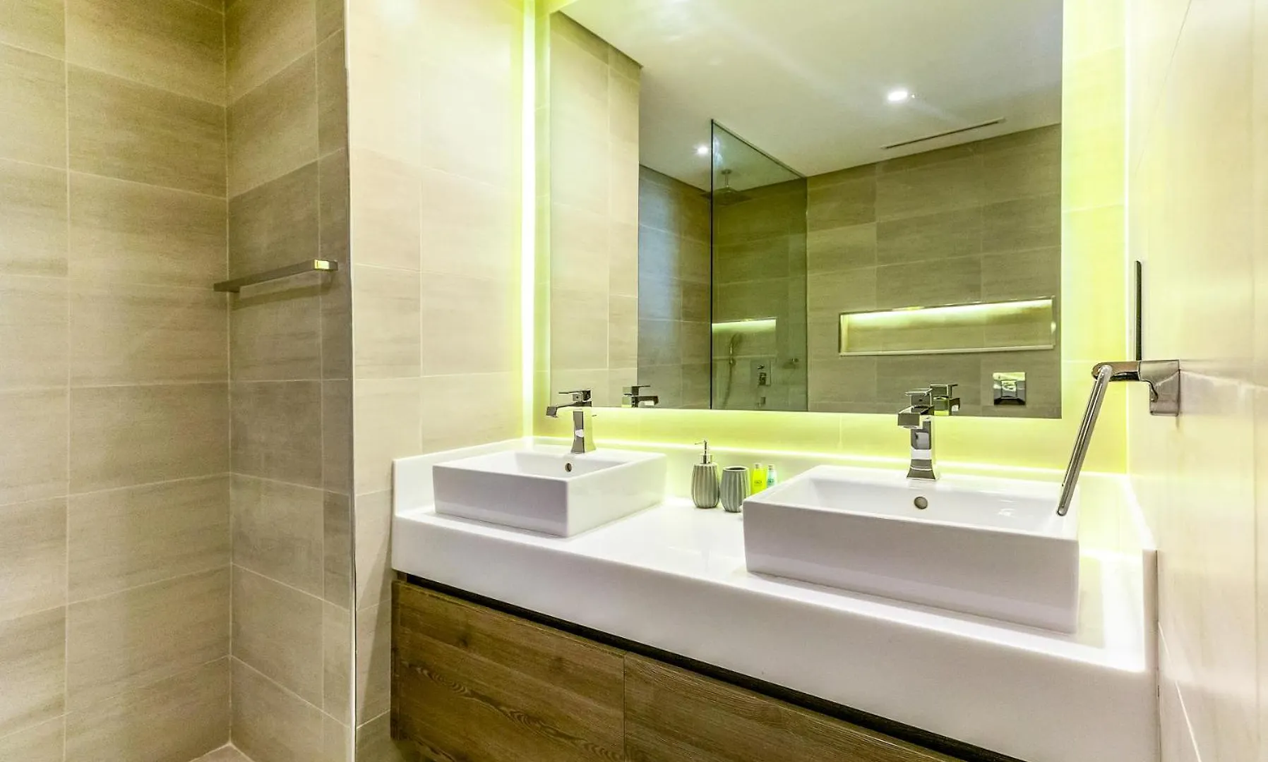2 Bedroom With Maid'S Next To Dubai Mall Mada Residences